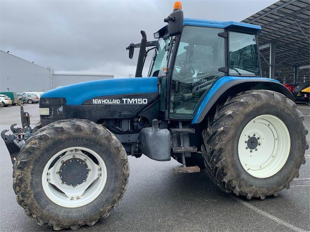 New Holland TM150 - Tractor agricol: Foto 1 New Holland TM150 - Tractor agricol: Foto 1