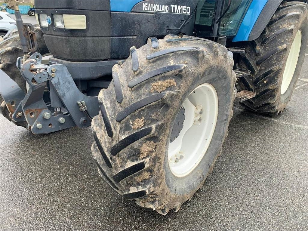 New Holland TM150 - Tractor agricol: Foto 5 New Holland TM150 - Tractor agricol: Foto 5