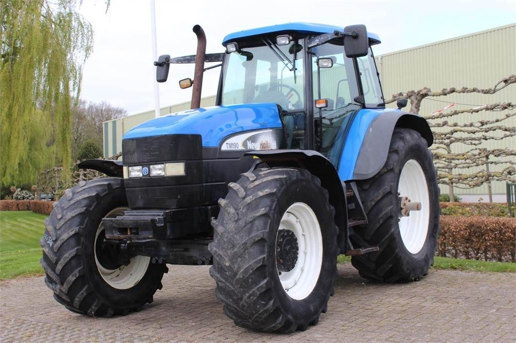 New Holland TM190 - Tractor agricol: Foto 1 New Holland TM190 - Tractor agricol: Foto 1