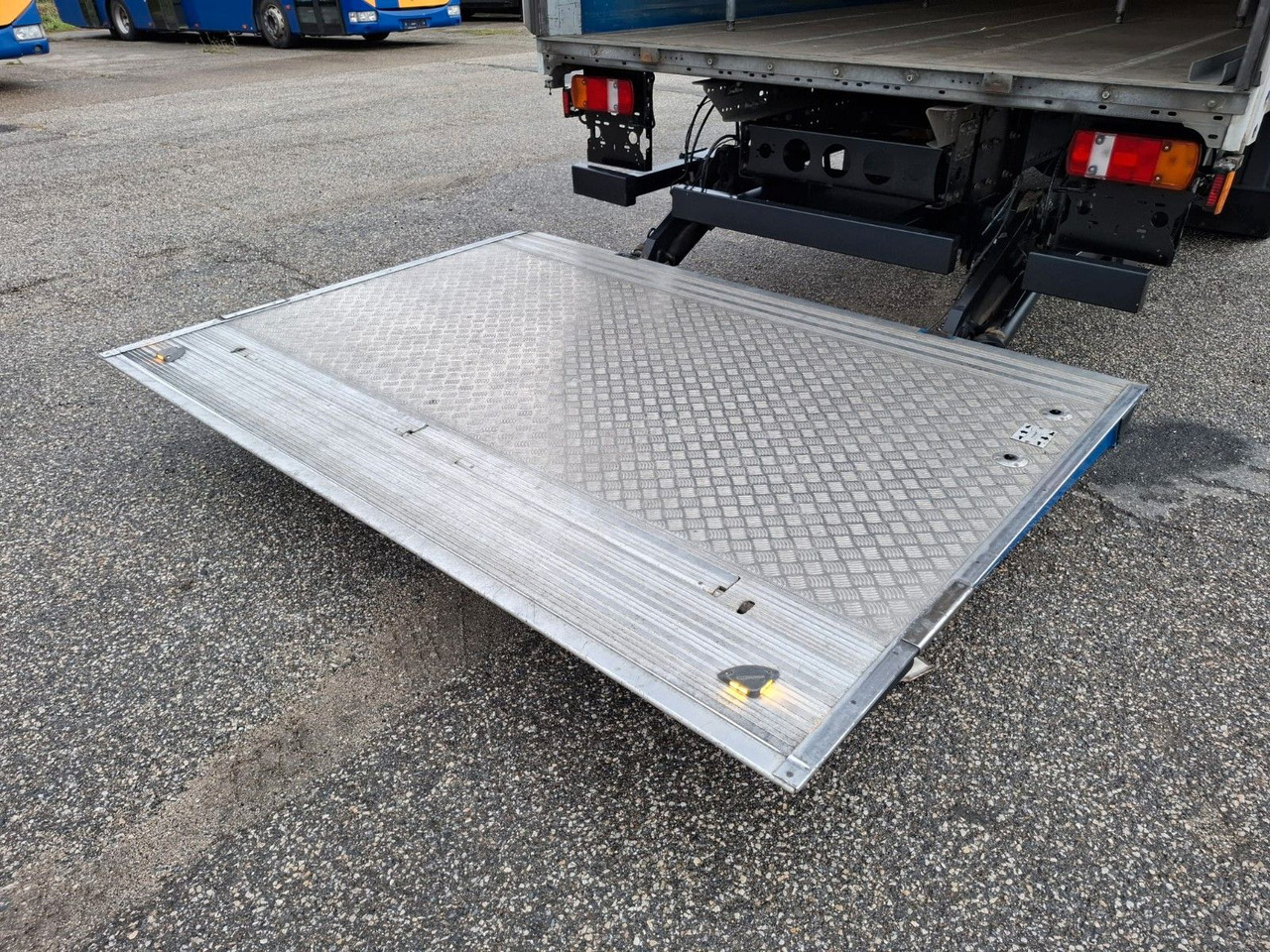 MAN TGL 12.250 BL 4x2 - Camion cu prelată: Foto 5 MAN TGL 12.250 BL 4x2 - Camion cu prelată: Foto 5