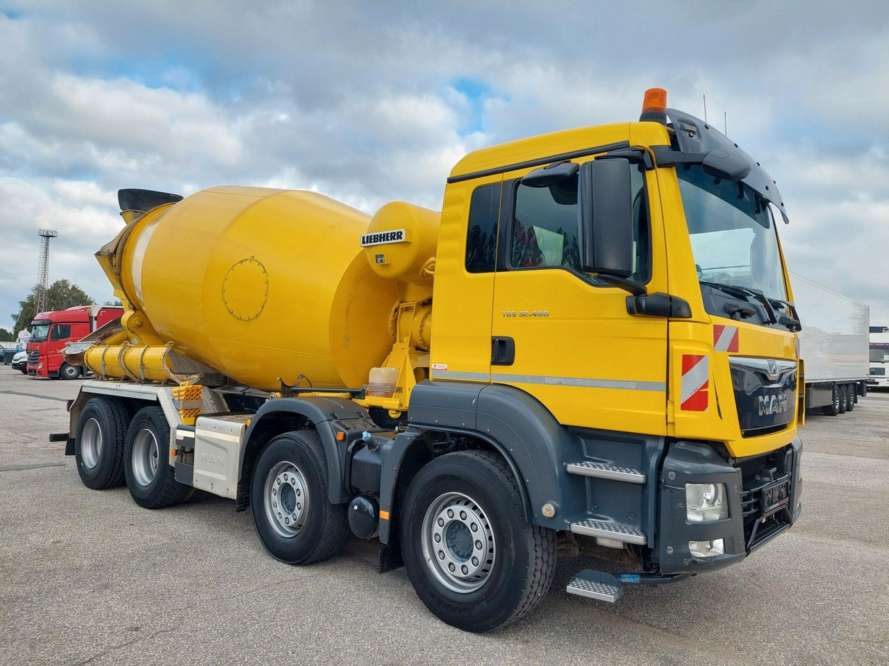 MAN TGS 32.460 8X4 BB Liebherr 9 m³ - Autobetonieră: Foto 2 MAN TGS 32.460 8X4 BB Liebherr 9 m³ - Autobetonieră: Foto 2