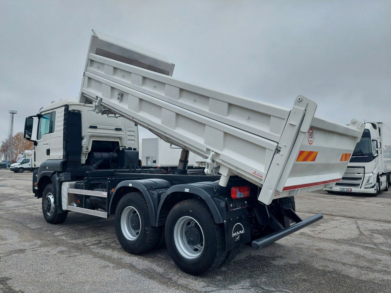 MAN TGS 33.480 6x6 BB Bordmatik - Camion basculantă: Foto 3 MAN TGS 33.480 6x6 BB Bordmatik - Camion basculantă: Foto 3