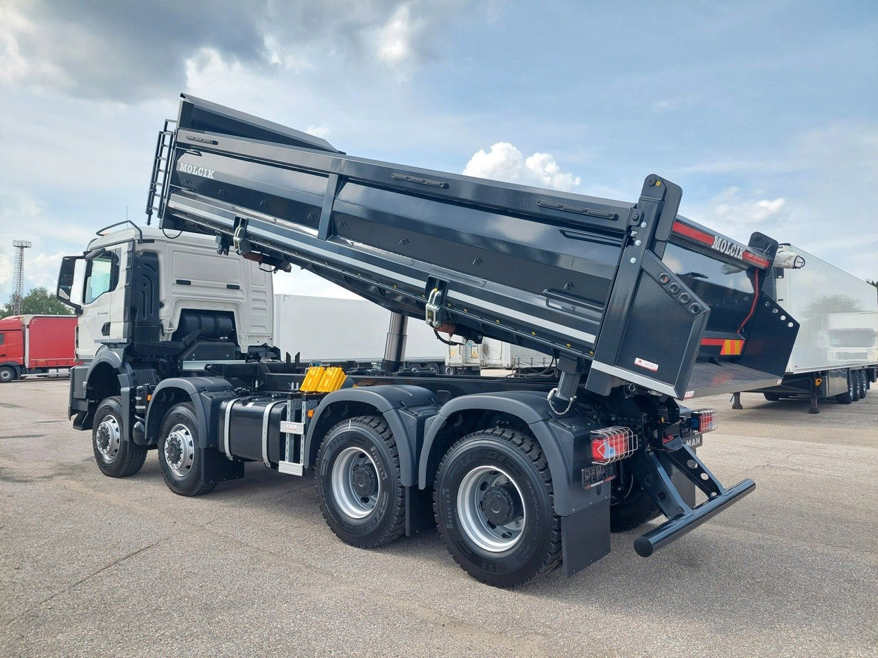 MAN TGS 41.520 8X6 BB CH - Camion basculantă: Foto 3 MAN TGS 41.520 8X6 BB CH - Camion basculantă: Foto 3