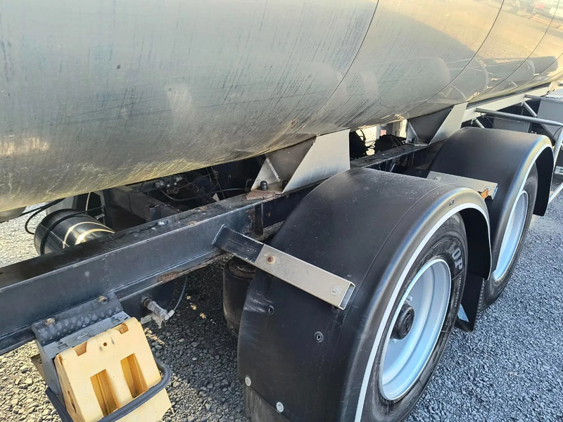 Remorcă cisternă pentru transport de laptelui ETA INSULATED INOX TANK 16500L - 1 COMP: Foto 11