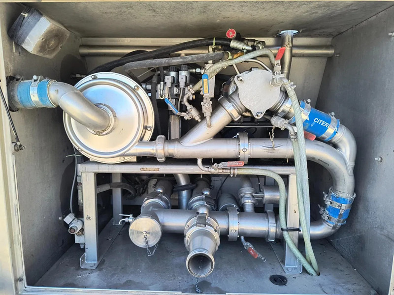 Semiremorcă cisternă pentru transport de laptelui MAISONNEUVE INSULATED INOX TANK 25000 L - 1 COMP - PUMP: Foto 8