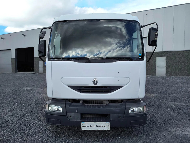 Renault Midlum 220 8000L FUEL / CARBURANT TANK - 3 COMP/ A LAMES - Camion cisternă: Foto 2 Renault Midlum 220 8000L FUEL / CARBURANT TANK - 3 COMP/ A LAMES - Camion cisternă: Foto 2