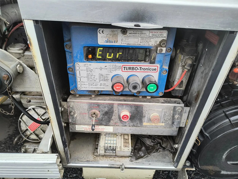 Leasing de Renault Premium 320 13000L FUEL / CARBURANT - 4 COMPARTMENTS Renault Premium 320 13000L FUEL / CARBURANT - 4 COMPARTMENTS: Foto 12