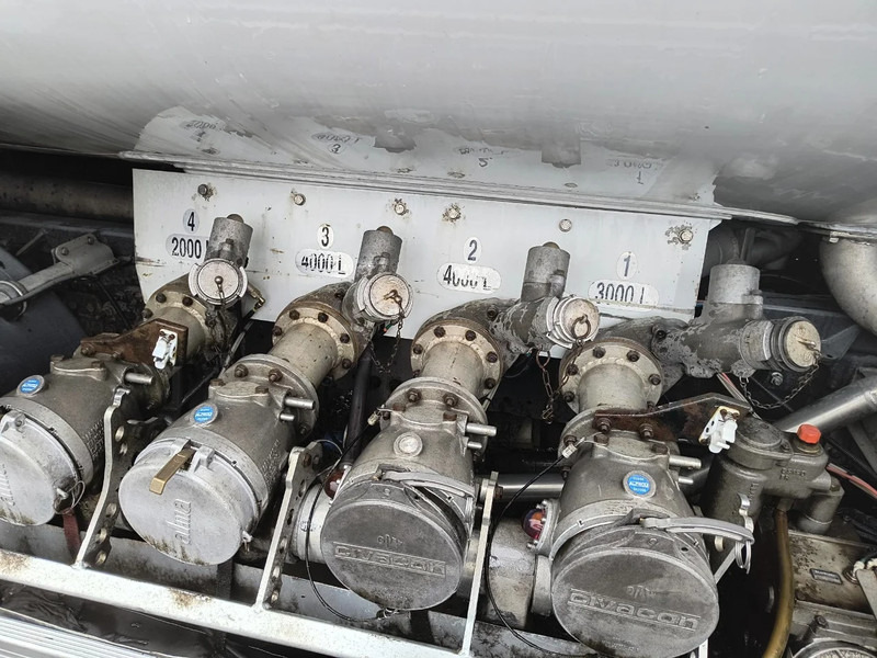 Camion cisternă pentru transport de combustibili Renault Premium 320 13000L FUEL / CARBURANT - 4 COMPARTMENTS: Foto 14