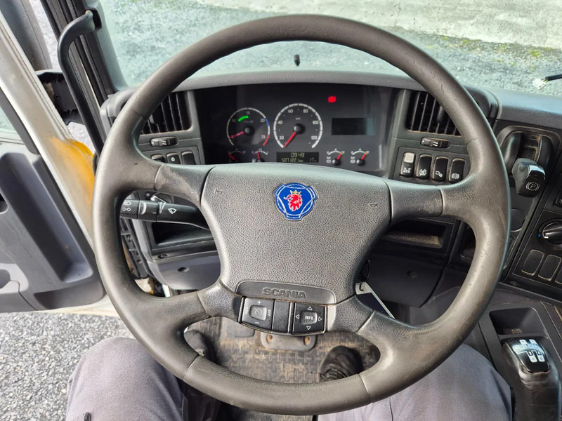 Camion cisternă pentru transport de combustibili Scania P270 FUEL / CARBURANT 14000L - 4 COMP: Foto 10 Camion cisternă pentru transport de combustibili Scania P270 FUEL / CARBURANT 14000L - 4 COMP: Foto 10