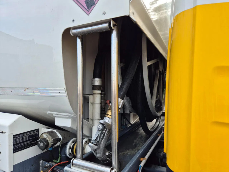 Camion cisternă pentru transport de combustibili Scania P270 FUEL / CARBURANT 14000L - 4 COMP: Foto 15 Camion cisternă pentru transport de combustibili Scania P270 FUEL / CARBURANT 14000L - 4 COMP: Foto 15