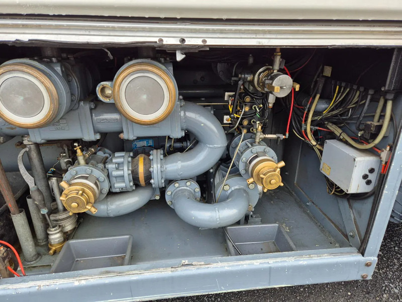 Camion cisternă pentru transport de combustibili Scania P270 FUEL / CARBURANT 14000L - 4 COMP: Foto 17 Camion cisternă pentru transport de combustibili Scania P270 FUEL / CARBURANT 14000L - 4 COMP: Foto 17