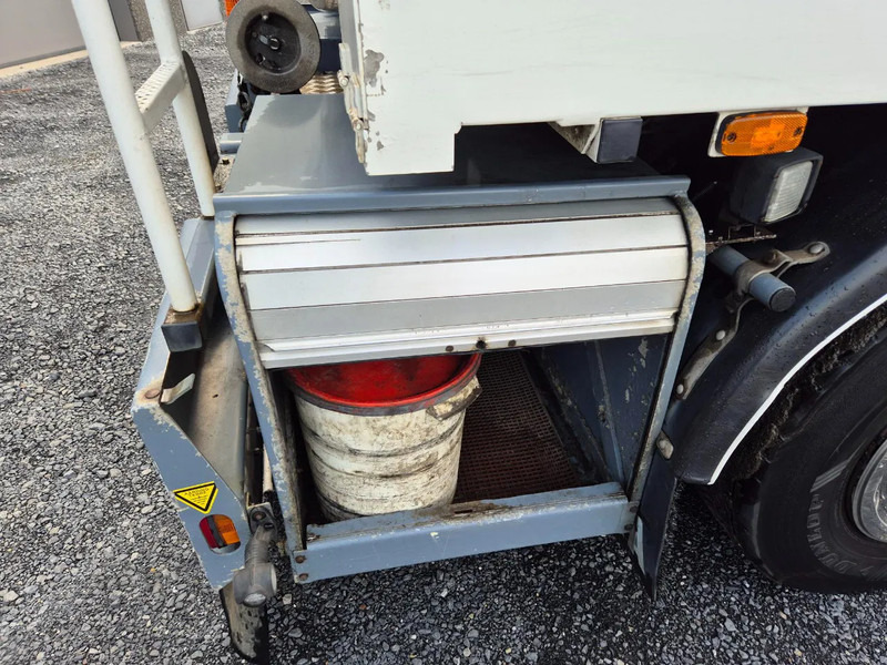 Camion cisternă pentru transport de combustibili Scania P270 FUEL / CARBURANT 14000L - 4 COMP: Foto 18 Camion cisternă pentru transport de combustibili Scania P270 FUEL / CARBURANT 14000L - 4 COMP: Foto 18