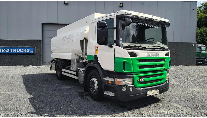 Scania P280 MANUAL GEARBOX- TANK 14000L- RETARDER - Camion cisternă: Foto 2 Scania P280 MANUAL GEARBOX- TANK 14000L- RETARDER - Camion cisternă: Foto 2