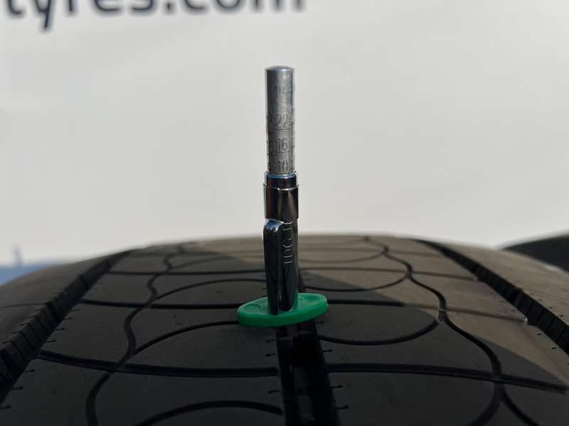 Bridgestone - Anvelopă pentru Camion: Foto 3 Bridgestone - Anvelopă pentru Camion: Foto 3