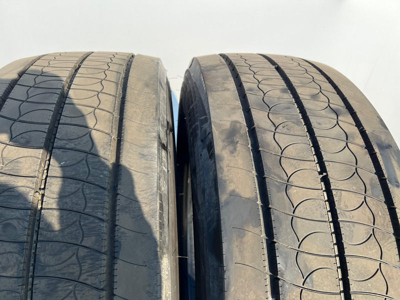 Bridgestone - Anvelopă pentru Camion: Foto 2 Bridgestone - Anvelopă pentru Camion: Foto 2