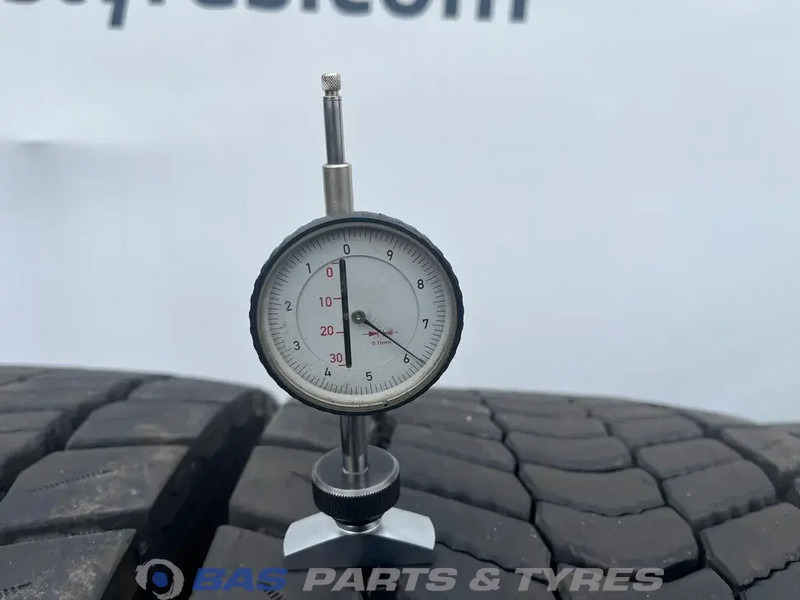 Continental Continental 315/70R22.5 Hybrid HD5 154/150 M+S 3PMSF gebruikte set - Anvelopă pentru Camion: Foto 3 Continental Continental 315/70R22.5 Hybrid HD5 154/150 M+S 3PMSF gebruikte set - Anvelopă pentru Camion: Foto 3