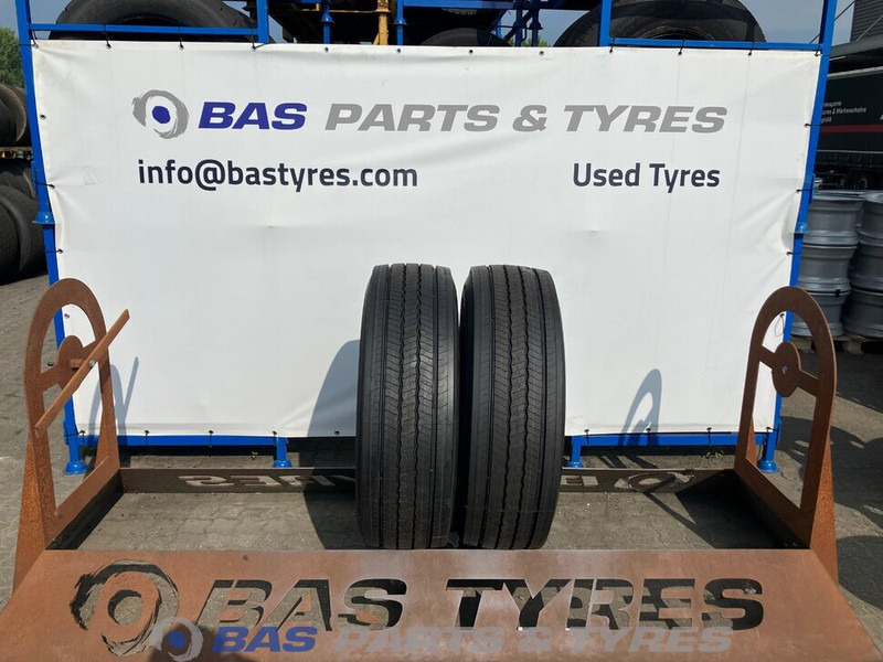 Continental Continental 315/70R22.5 Universeel 154/150 M+S 3PMSF gebruikte set - Anvelopă pentru Camion: Foto 1 Continental Continental 315/70R22.5 Universeel 154/150 M+S 3PMSF gebruikte set - Anvelopă pentru Camion: Foto 1