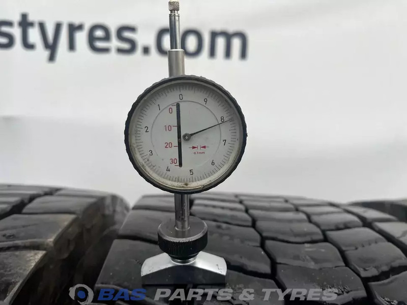 Continental Continental 315/80R22.5 Hybrid HD5 156/150 M+S 3PMSF gebruikte set - Anvelopă pentru Camion: Foto 3 Continental Continental 315/80R22.5 Hybrid HD5 156/150 M+S 3PMSF gebruikte set - Anvelopă pentru Camion: Foto 3