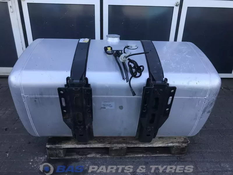 Mercedes-Benz - Rezervor combustibil pentru Camion: Foto 3 Mercedes-Benz - Rezervor combustibil pentru Camion: Foto 3