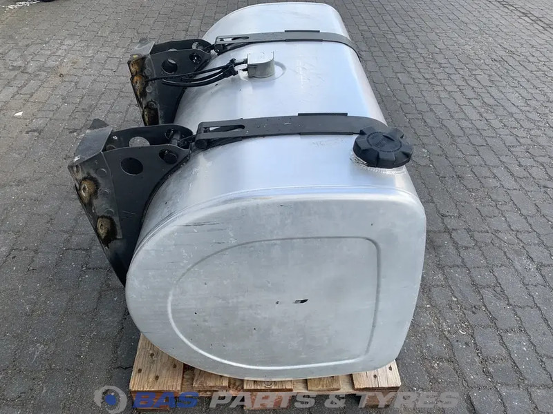 Renault Brandstoftank Renault 490 Liter G0000182 - Rezervor combustibil pentru Camion: Foto 4 Renault Brandstoftank Renault 490 Liter G0000182 - Rezervor combustibil pentru Camion: Foto 4