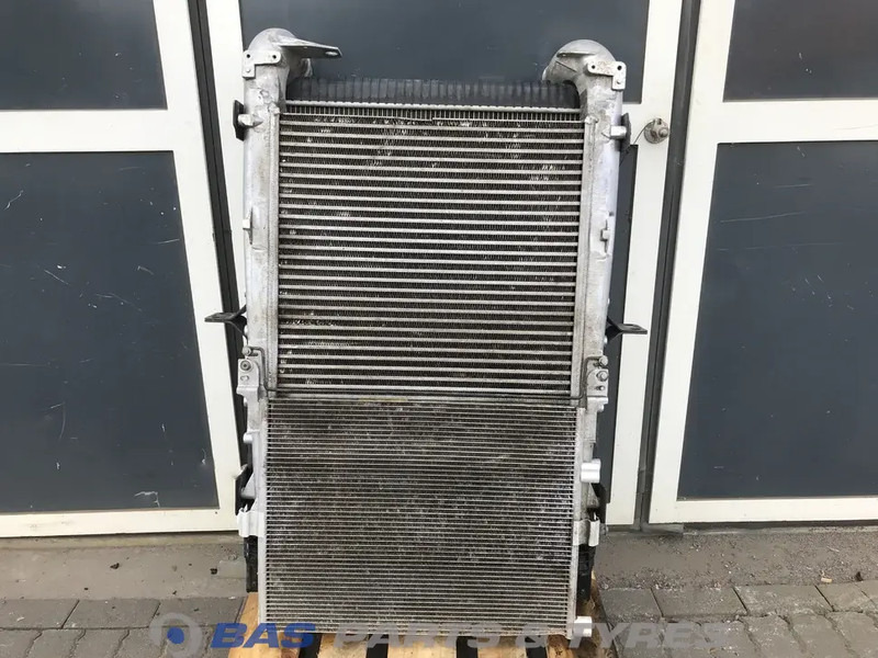 Renault Premium (Meerdere types) - Radiator pentru Camion: Foto 2 Renault Premium (Meerdere types) - Radiator pentru Camion: Foto 2