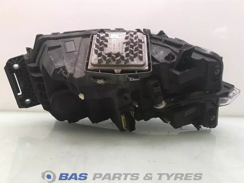 Renault T-Serie Evolution - Far pentru Camion: Foto 3 Renault T-Serie Evolution - Far pentru Camion: Foto 3