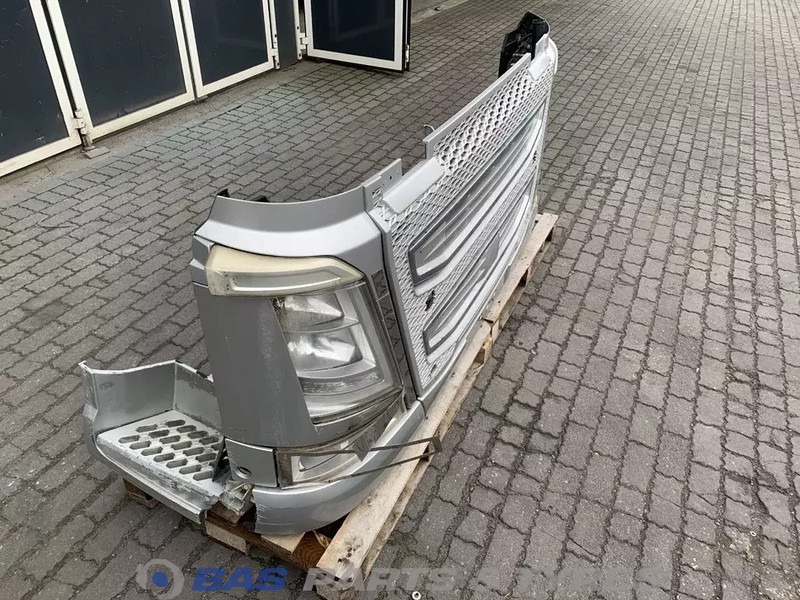 Volvo FH4 Bumper Volvo 21221130 - Bară de protecție pentru Camion: Foto 3 Volvo FH4 Bumper Volvo 21221130 - Bară de protecție pentru Camion: Foto 3