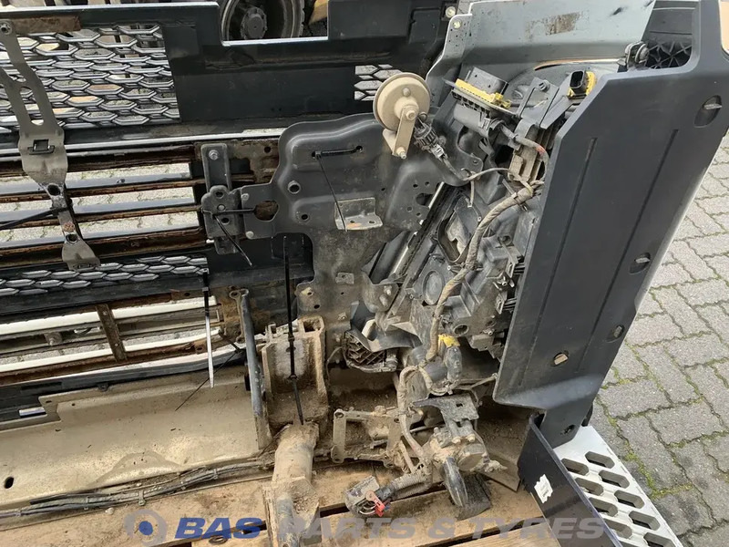 Volvo FH4 Bumper Volvo 82137660 - Bară de protecție pentru Camion: Foto 5 Volvo FH4 Bumper Volvo 82137660 - Bară de protecție pentru Camion: Foto 5