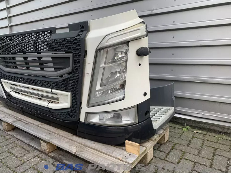 Volvo FH4 Bumper Volvo 82137660 - Bară de protecție pentru Camion: Foto 2 Volvo FH4 Bumper Volvo 82137660 - Bară de protecție pentru Camion: Foto 2