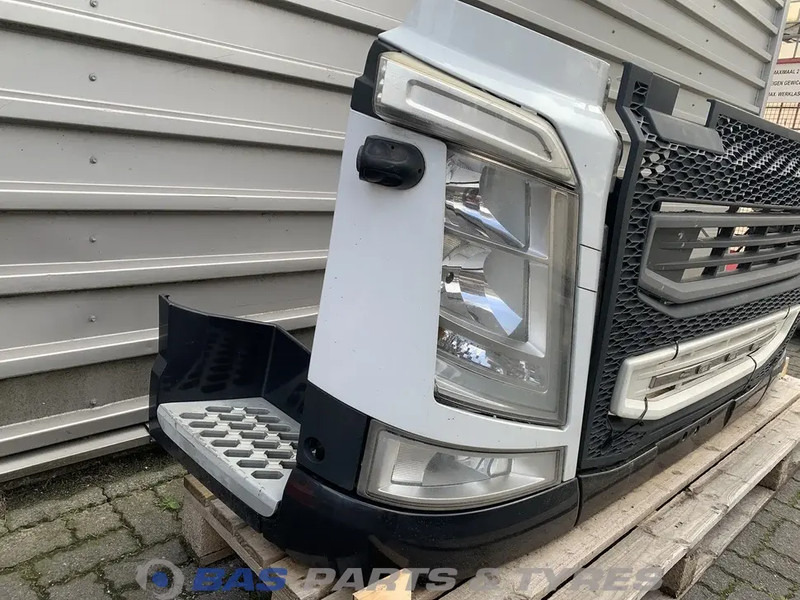 Volvo FH4 Bumper Volvo 82137660 - Bară de protecție pentru Camion: Foto 3 Volvo FH4 Bumper Volvo 82137660 - Bară de protecție pentru Camion: Foto 3