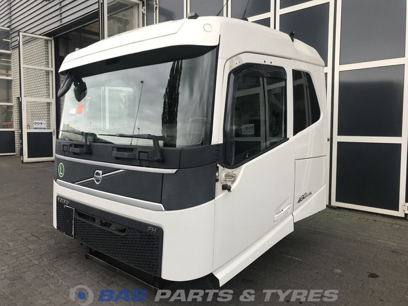 Volvo FH4 Volvo Sleeper Cab L2H1 82271553 - Cabină și interior pentru Camion: Foto 1 Volvo FH4 Volvo Sleeper Cab L2H1 82271553 - Cabină și interior pentru Camion: Foto 1