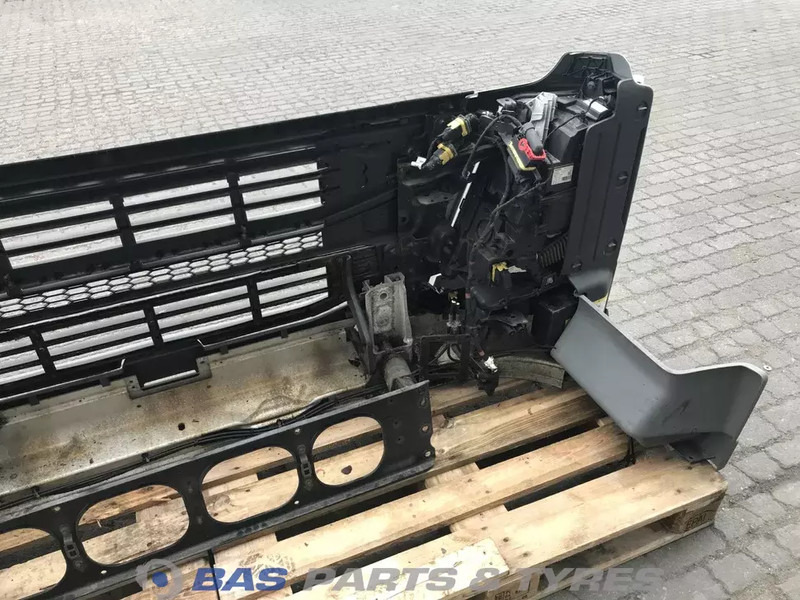 Volvo FM4 Bumper Volvo 21221129 - Bară de protecție pentru Camion: Foto 5 Volvo FM4 Bumper Volvo 21221129 - Bară de protecție pentru Camion: Foto 5