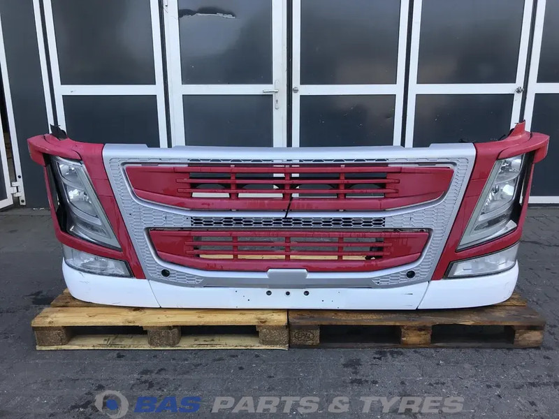Volvo FM4 Bumper Volvo 21221129 - Bară de protecție pentru Camion: Foto 1 Volvo FM4 Bumper Volvo 21221129 - Bară de protecție pentru Camion: Foto 1