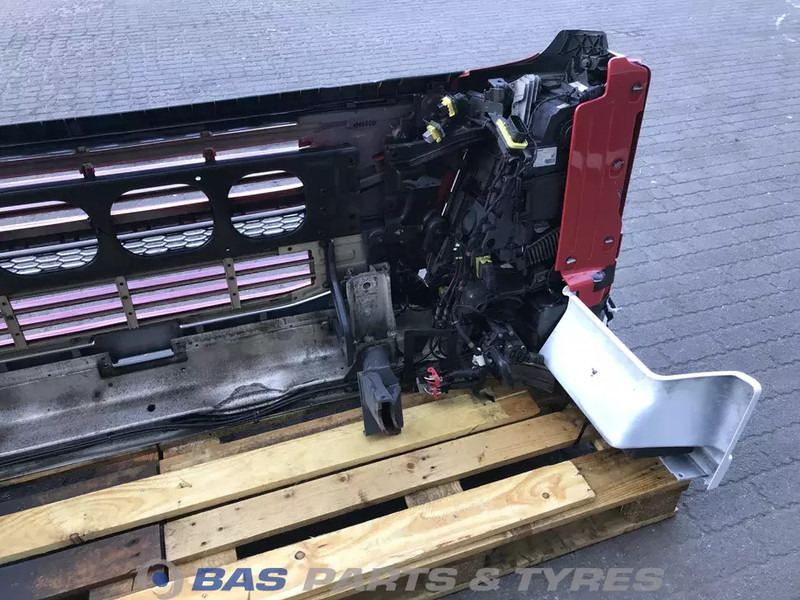 Volvo FM4 Bumper Volvo 21221129 - Bară de protecție pentru Camion: Foto 5 Volvo FM4 Bumper Volvo 21221129 - Bară de protecție pentru Camion: Foto 5