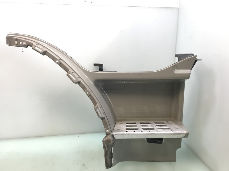 Volvo FM4 Opstap Rechts Volvo 82644147 - Caroserie și exterior pentru Camion: Foto 1 Volvo FM4 Opstap Rechts Volvo 82644147 - Caroserie și exterior pentru Camion: Foto 1