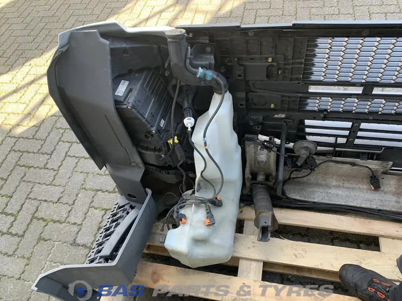 Volvo FM5 Bumper Volvo 82491840 - Bară de protecție pentru Camion: Foto 4 Volvo FM5 Bumper Volvo 82491840 - Bară de protecție pentru Camion: Foto 4