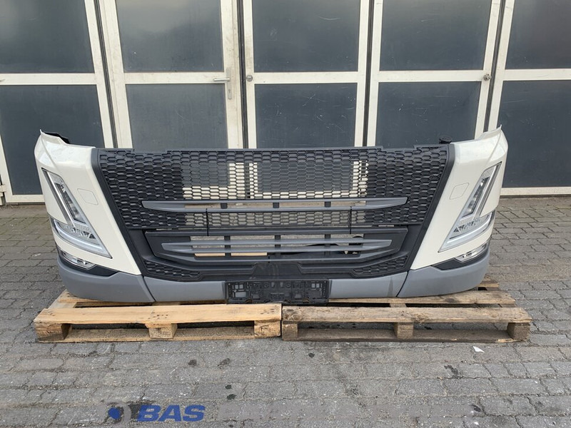 Volvo FM5 Bumper Volvo 82491840 - Bară de protecție pentru Camion: Foto 1 Volvo FM5 Bumper Volvo 82491840 - Bară de protecție pentru Camion: Foto 1