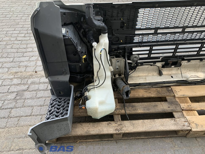 Volvo FM5 Bumper Volvo 82491840 - Bară de protecție pentru Camion: Foto 4 Volvo FM5 Bumper Volvo 82491840 - Bară de protecție pentru Camion: Foto 4