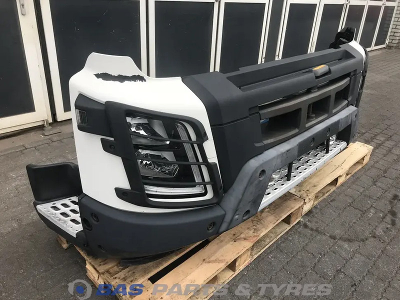 Volvo FMX Euro 6 Bumper Volvo 82422759 - Bară de protecție pentru Camion: Foto 3 Volvo FMX Euro 6 Bumper Volvo 82422759 - Bară de protecție pentru Camion: Foto 3