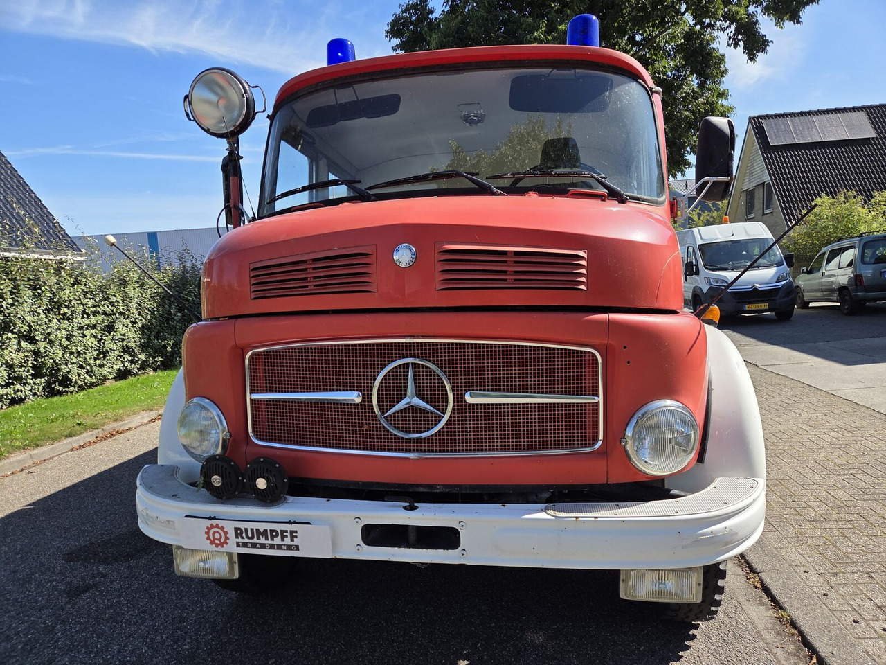 Mercedes-Benz LAF 1113 B 4X4 Turbo Diesel (170 PK) brandweerwagen - Autospeciala de stins incendii: Foto 3 Mercedes-Benz LAF 1113 B 4X4 Turbo Diesel (170 PK) brandweerwagen - Autospeciala de stins incendii: Foto 3