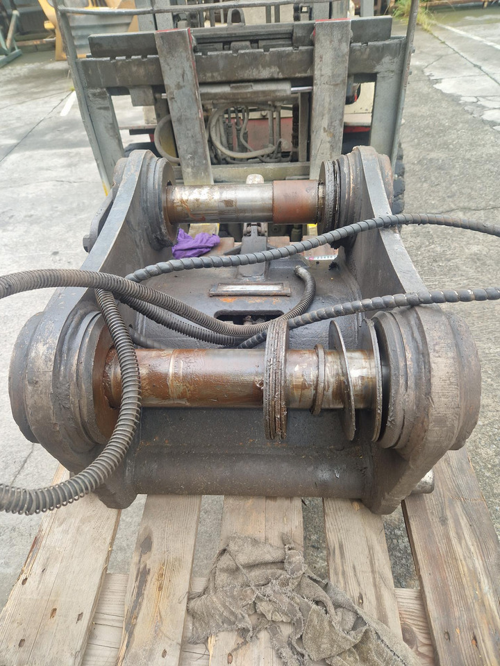 ENGANCHE RAPIDO HIDRAULICO CAT CW40 - Cuplare rapidă pentru Utilaje constructii: Foto 3 ENGANCHE RAPIDO HIDRAULICO CAT CW40 - Cuplare rapidă pentru Utilaje constructii: Foto 3