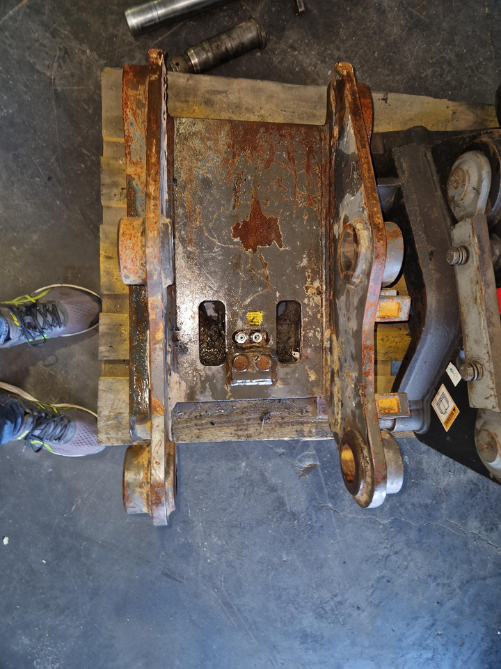 ENGANCHE RAPIDO HIDRAULICO SMT - Cuplare rapidă pentru Utilaje constructii: Foto 3 ENGANCHE RAPIDO HIDRAULICO SMT - Cuplare rapidă pentru Utilaje constructii: Foto 3