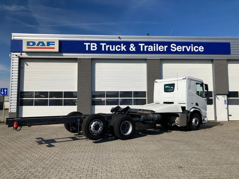 DAF XD 450 FAN CHASSIS SLEEPER CAB PTO STEERING LIFTAXLE 480WB - NEW - Camion şasiu: Foto 3 DAF XD 450 FAN CHASSIS SLEEPER CAB PTO STEERING LIFTAXLE 480WB - NEW - Camion şasiu: Foto 3
