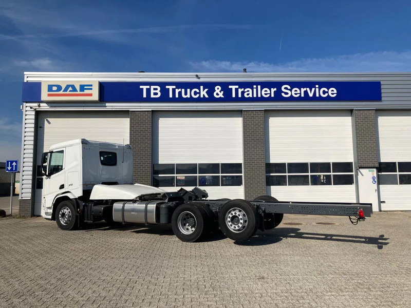 DAF XD 450 FAN CHASSIS SLEEPER CAB PTO STEERING LIFTAXLE 505WB - NEW - Camion şasiu: Foto 2 DAF XD 450 FAN CHASSIS SLEEPER CAB PTO STEERING LIFTAXLE 505WB - NEW - Camion şasiu: Foto 2