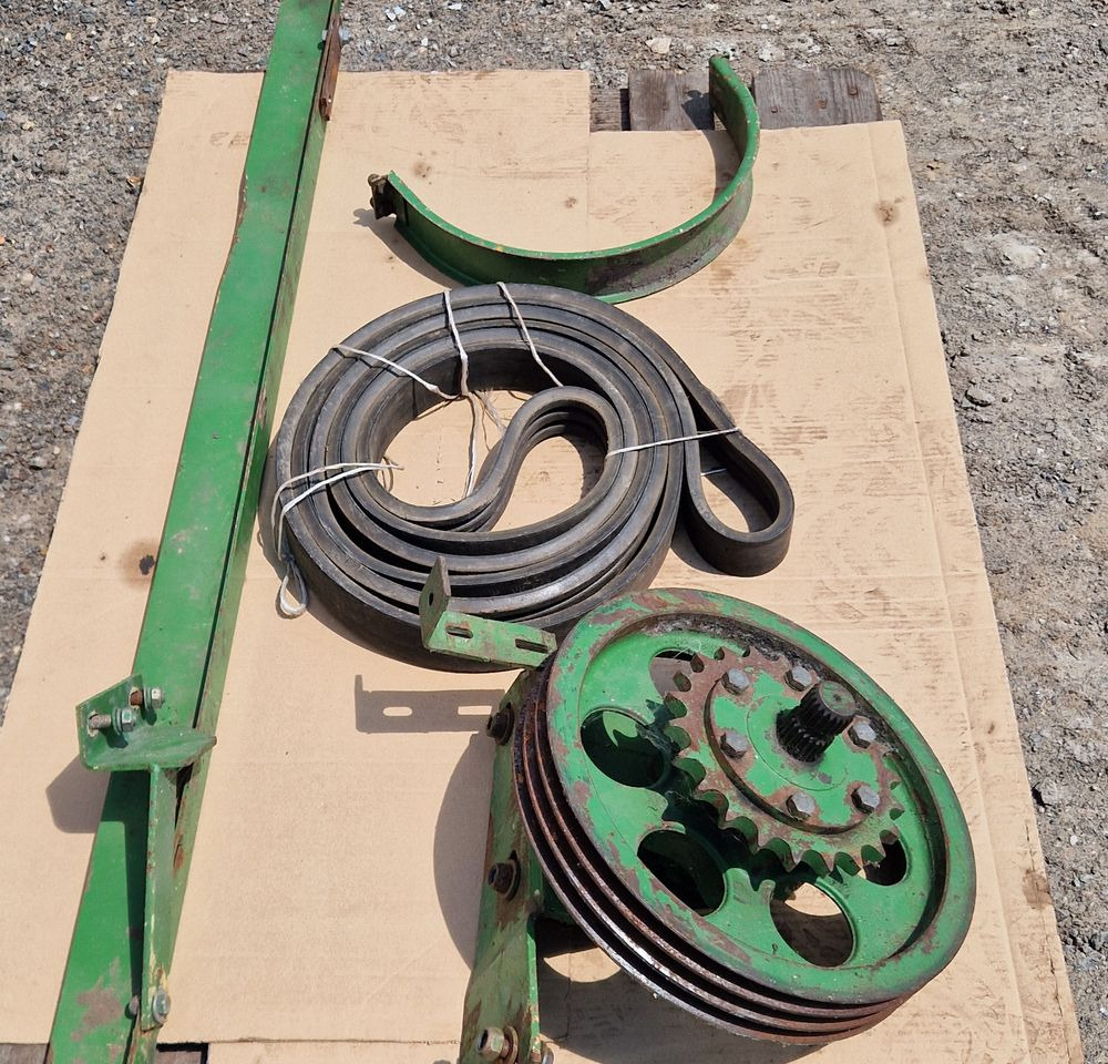 Wyposażenie John deere 965, 975, 1065, 1075, 1166, 1177, 1170 2000 Przystawka do John Deere do napędu hedera do kukurydzy - Ataşament pentru Utilaje agricole: Foto 4 Wyposażenie John deere 965, 975, 1065, 1075, 1166, 1177, 1170 2000 Przystawka do John Deere do napędu hedera do kukurydzy - Ataşament pentru Utilaje agricole: Foto 4
