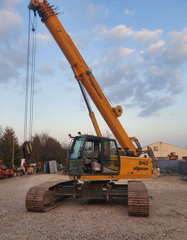 Dźwigi, żurawie, podnośniki Sennebogen 640RH Dźwig 40t 30m - Macara pe senile: Foto 1 Dźwigi, żurawie, podnośniki Sennebogen 640RH Dźwig 40t 30m - Macara pe senile: Foto 1