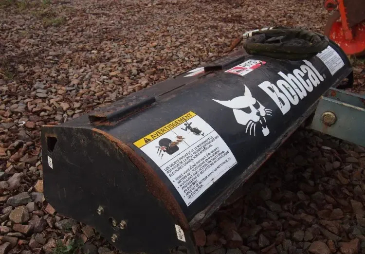 Glebogryzarka 2010 do BOBCATA - Freză de pământ: Foto 5 Glebogryzarka 2010 do BOBCATA - Freză de pământ: Foto 5