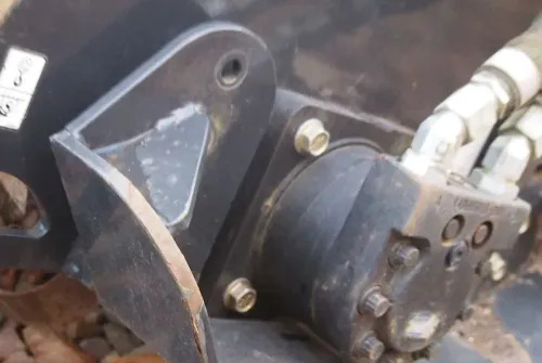 Glebogryzarka 2010 do BOBCATA - Freză de pământ: Foto 3 Glebogryzarka 2010 do BOBCATA - Freză de pământ: Foto 3