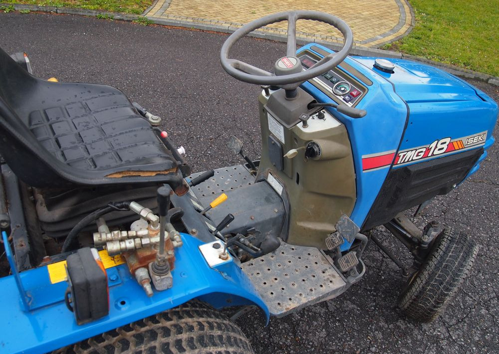 Kosiarka traktorek Iseki TMG T18 1995 hydro Diesel - Maşină de tuns iarba: Foto 2 Kosiarka traktorek Iseki TMG T18 1995 hydro Diesel - Maşină de tuns iarba: Foto 2