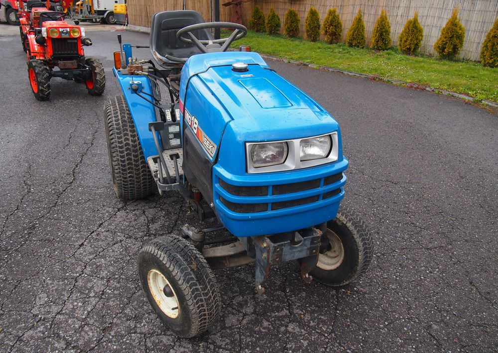 Kosiarka traktorek Iseki TMG T18 1995 hydro Diesel - Maşină de tuns iarba: Foto 5 Kosiarka traktorek Iseki TMG T18 1995 hydro Diesel - Maşină de tuns iarba: Foto 5